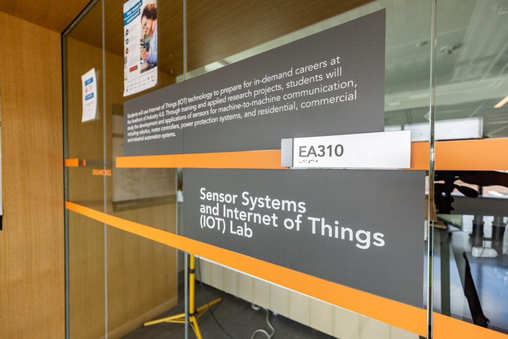 Sensor Systems and Internet of Things Lab