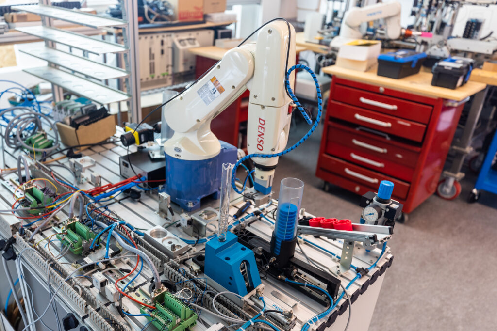 Machine running tests at the IIoT lab